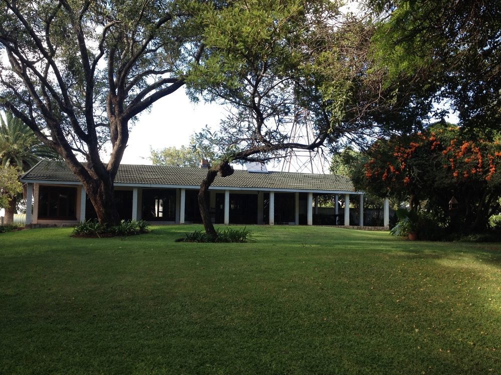 Musketeers Lodge Bulawayo Exterior foto