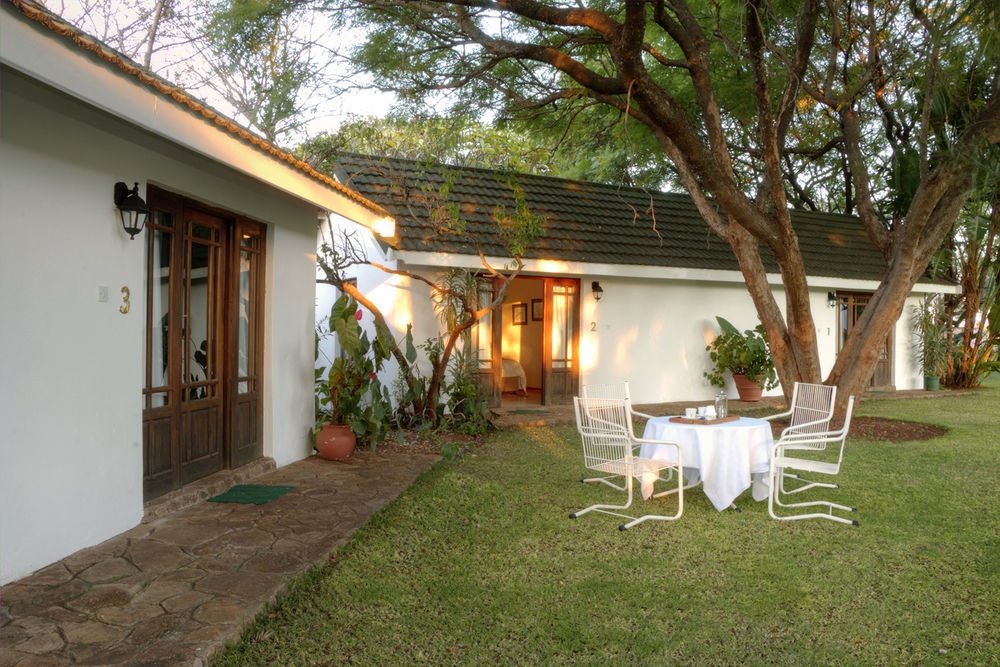 Musketeers Lodge Bulawayo Exterior foto